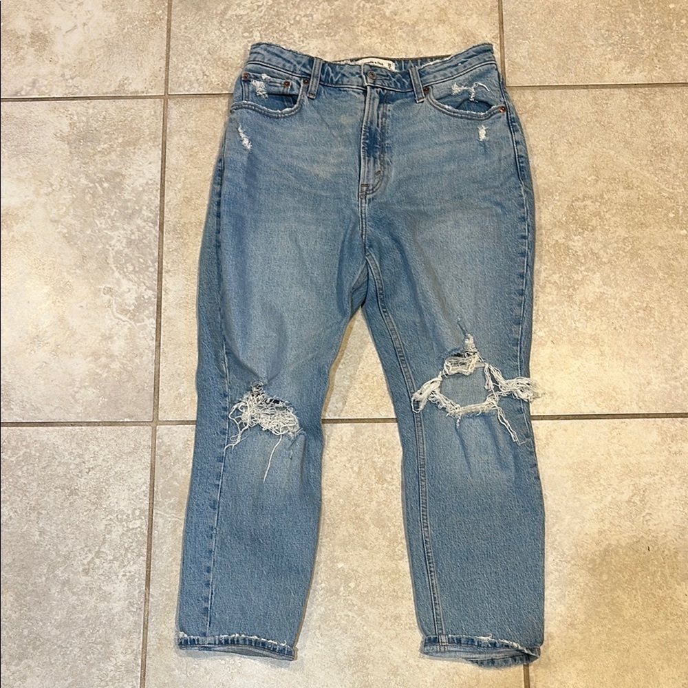 Abercrombie and Fitch Curve Love High Rise Mom Jeans Destroyed 6S - Picture 1 of 6